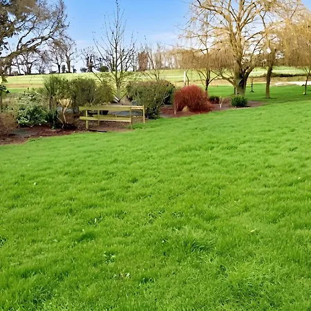 Maison Charmante A Ombree D'anjou Avec Jardin Et Terrasse Bourg-l'Eveque